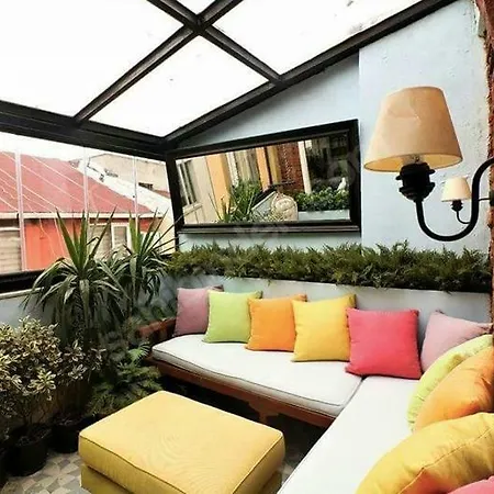 Gorgeous Designer 2-bedroom Flat In Downtown *