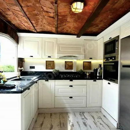 Gorgeous Designer 2-bedroom Flat In Downtown アパート